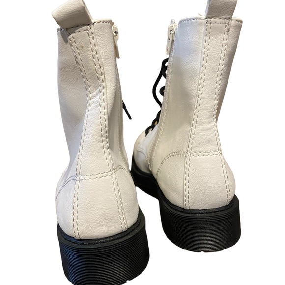 White combat boot with black sole - Picture 5 of 6